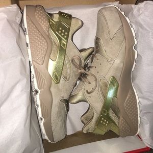 Nike Air Haurache Run PRM size 10 brand new